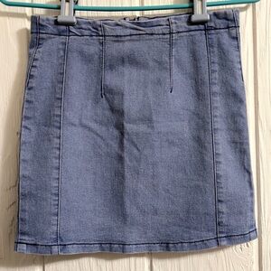 Brandy Melville Rare Raquel Light Wash Denim Mini Skirt